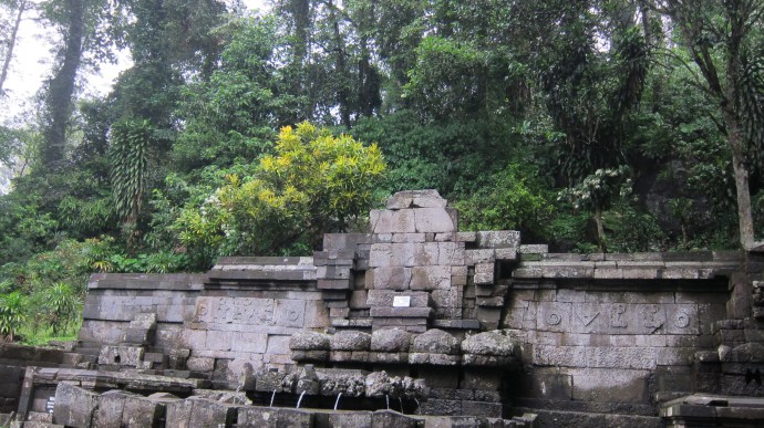 Jolotundo Temple: a water spring reservoir dated back to 977 CE. It was said to be King Airlangga's place to meditate. It is also said  that the water from the spring behind the temple to be very clean and has high minerals. Bathing pools are available on the two sides. One side for women and another side for men.