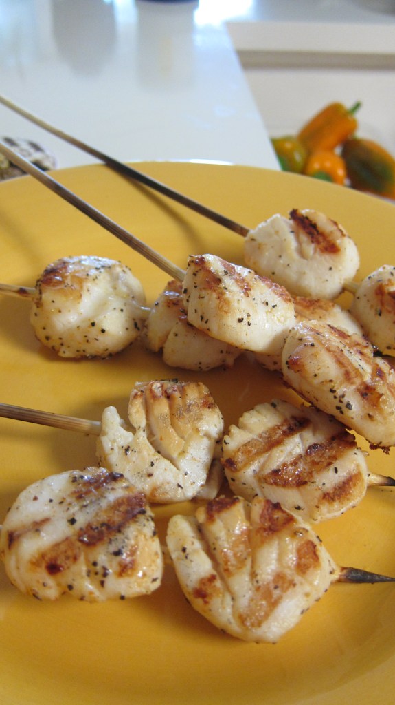 Grilled Sea Scallops by Tiny Chili Pepper
